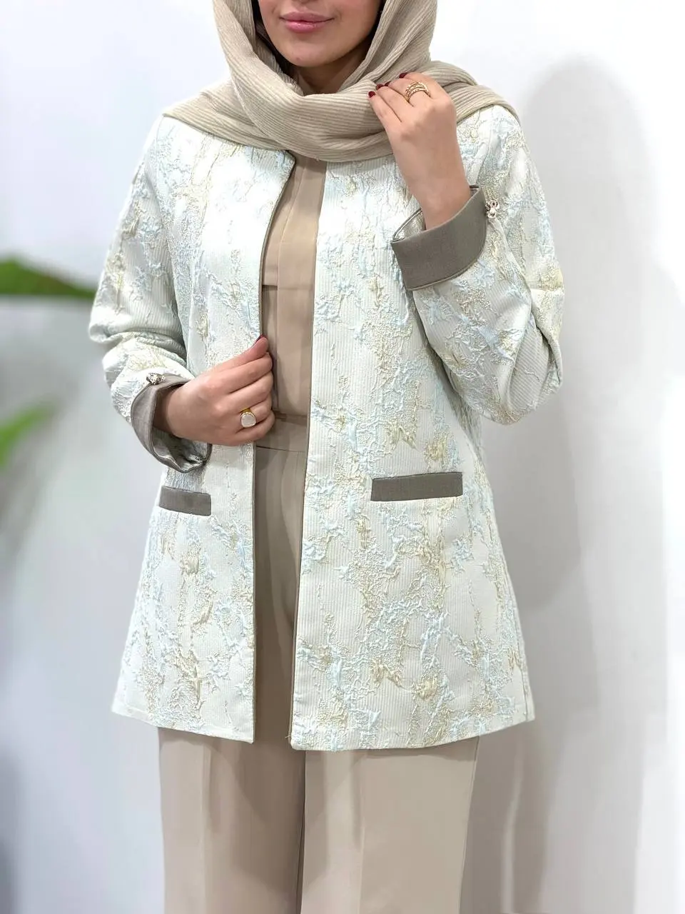 مانتو ژاکارد مجلسی آیسو دایانا